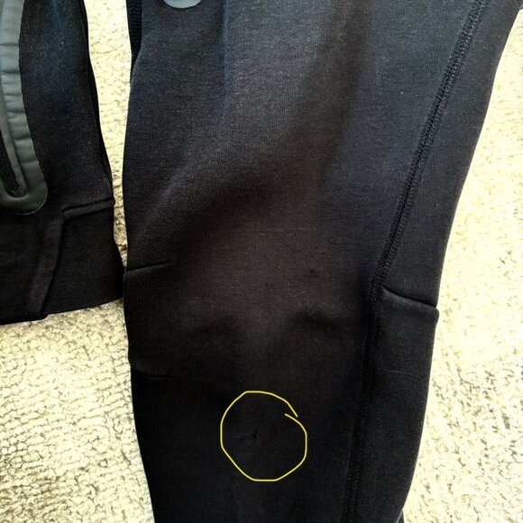 Kids Nike Sportswear Tech Fleece Size Large Black - Jacket and TWO Pairs Pants - Picture 3 of 3